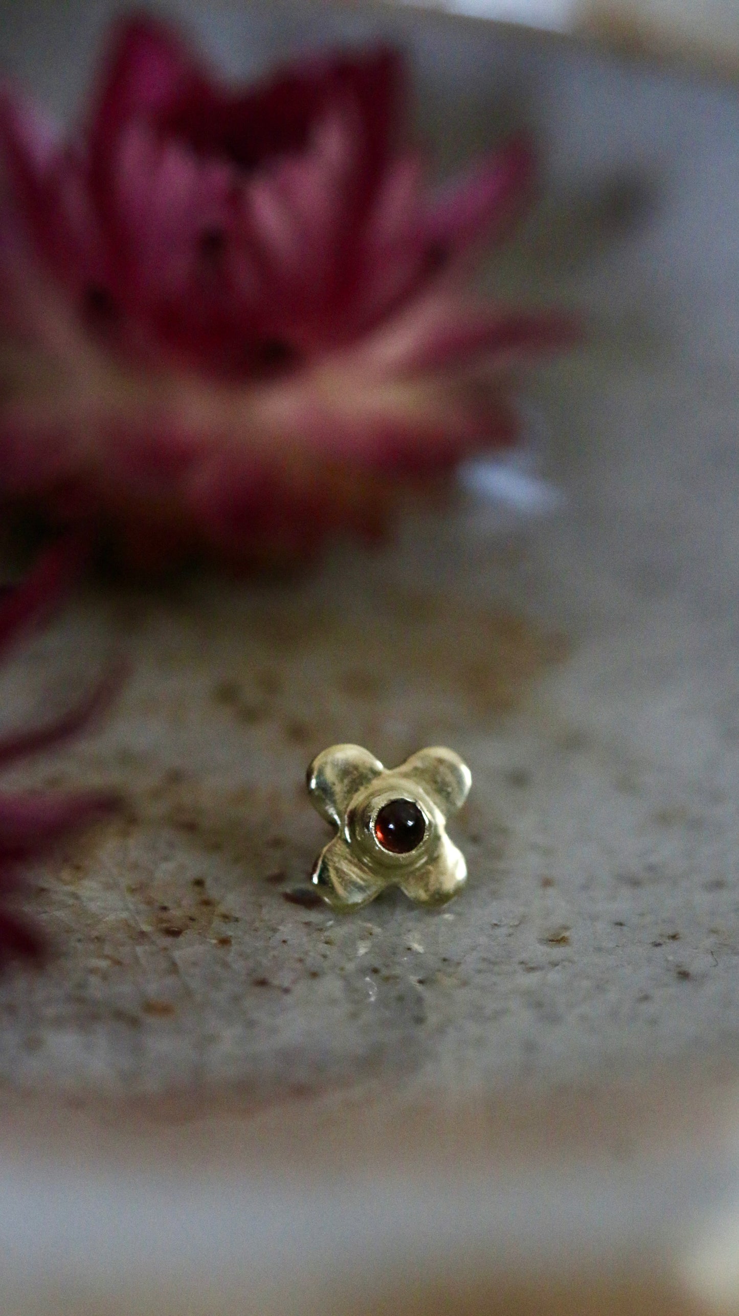 Granaat 14K GG geschroefde end