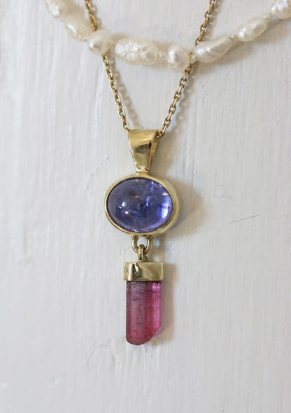Tanzaniet cabochon hanger met ruwe roze toermalijn kristal hanger