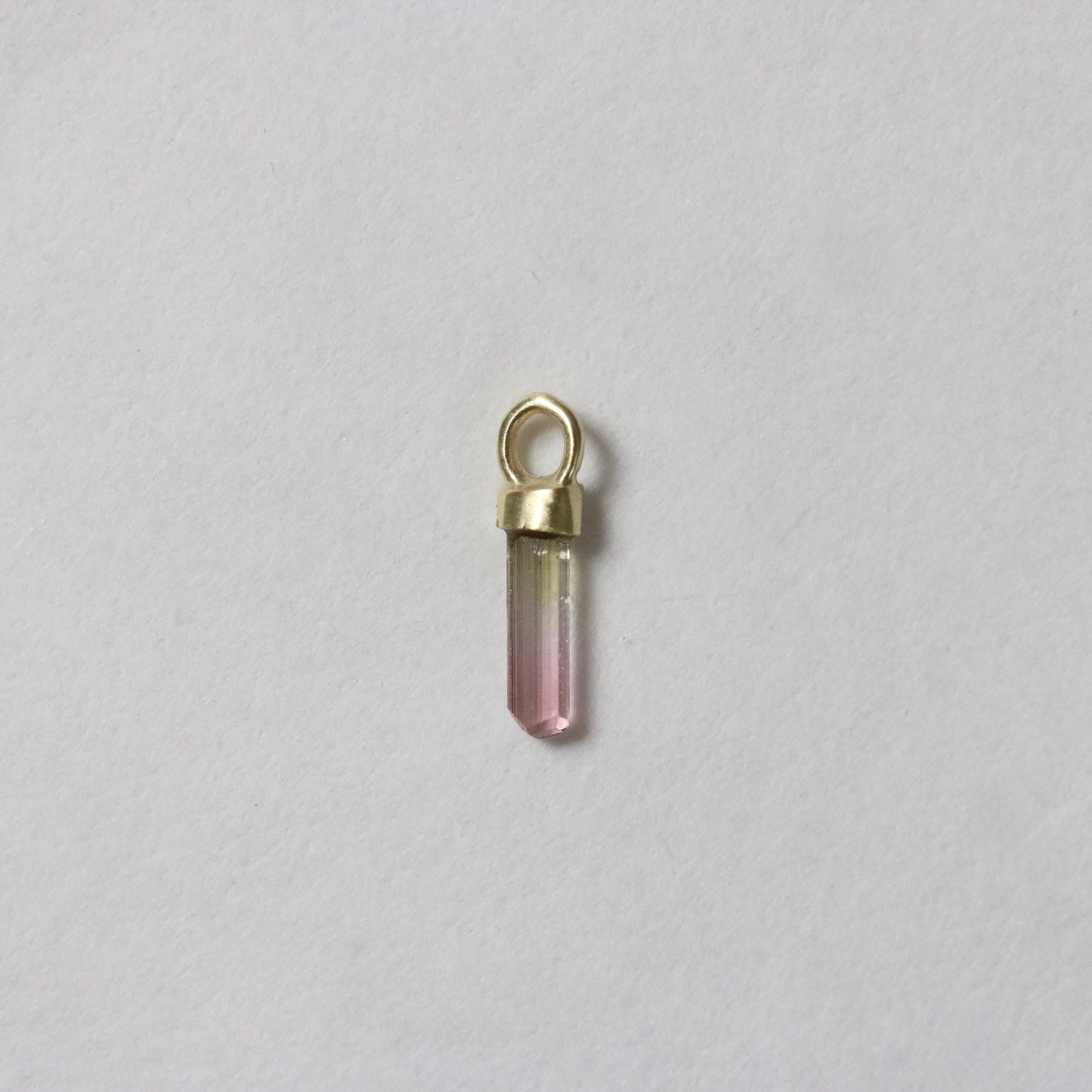 Mini ruwe roze, groen & watermeloen toermalijn charm