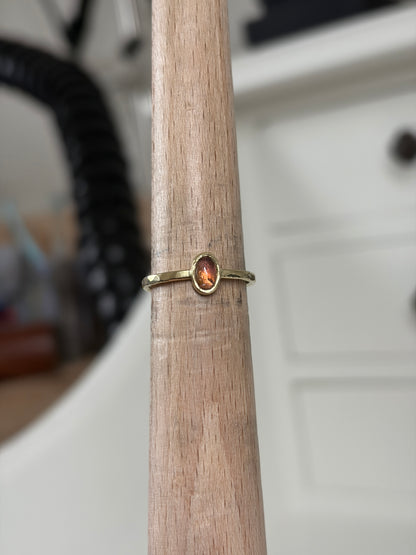 Perzik toermalijn cabochon ring
