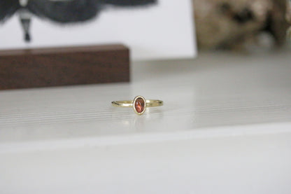 Perzik toermalijn cabochon ring
