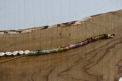 Toermalijn & barok parel armband met kettinkje