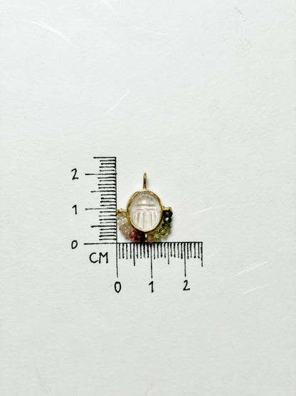 Kwarts scarabee hanger met toermalijntjes