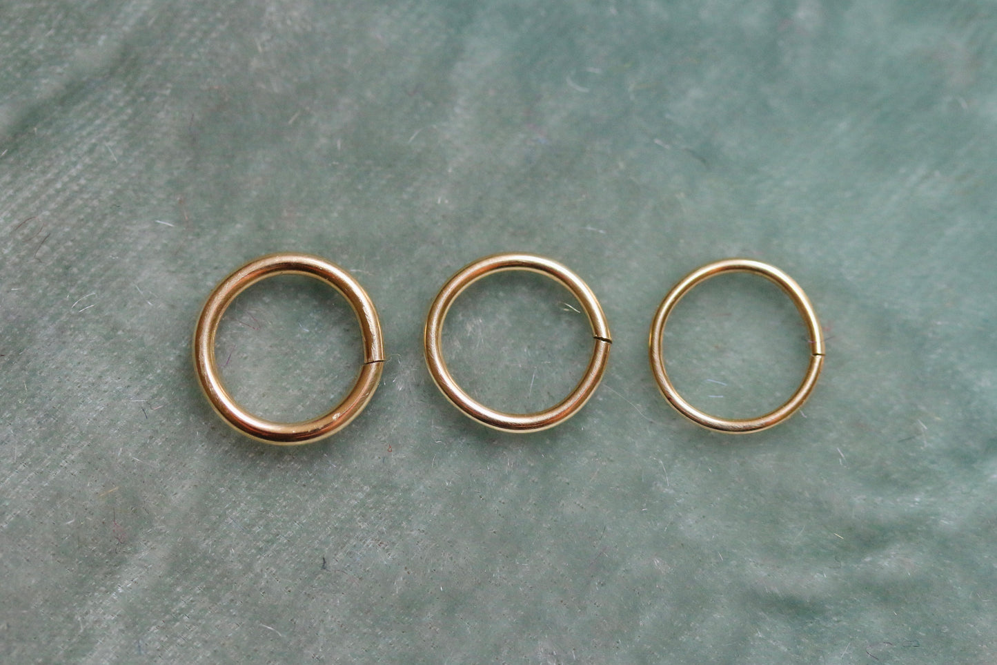 14K GG 0.8mm seamless piercing ring