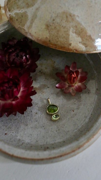 Groene toermalijn & saffier hanger 14k geel goud