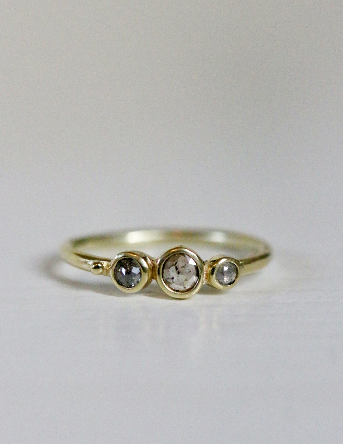 zout & peper diamanten ring