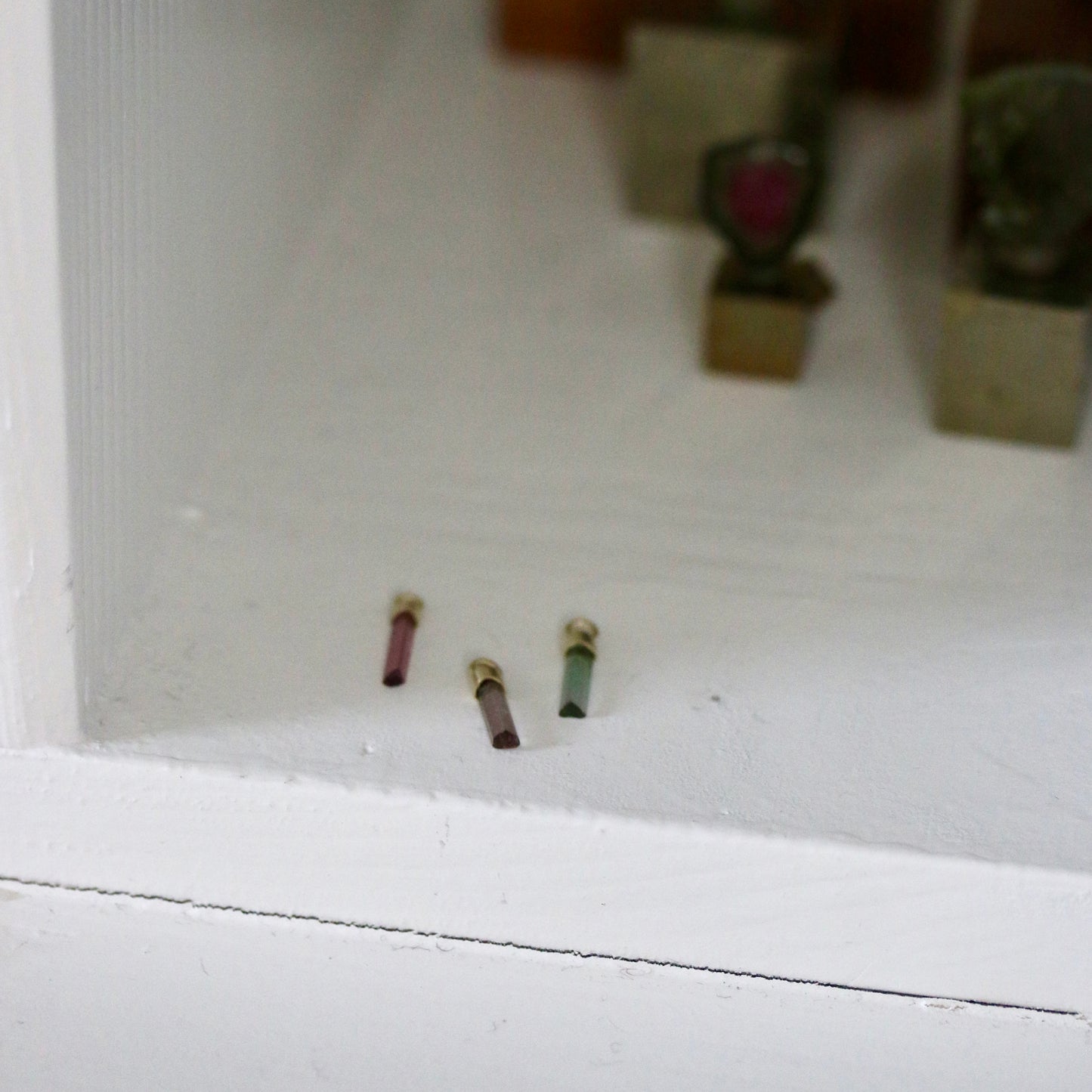 Mini ruwe roze, lila & mint toermalijn charm