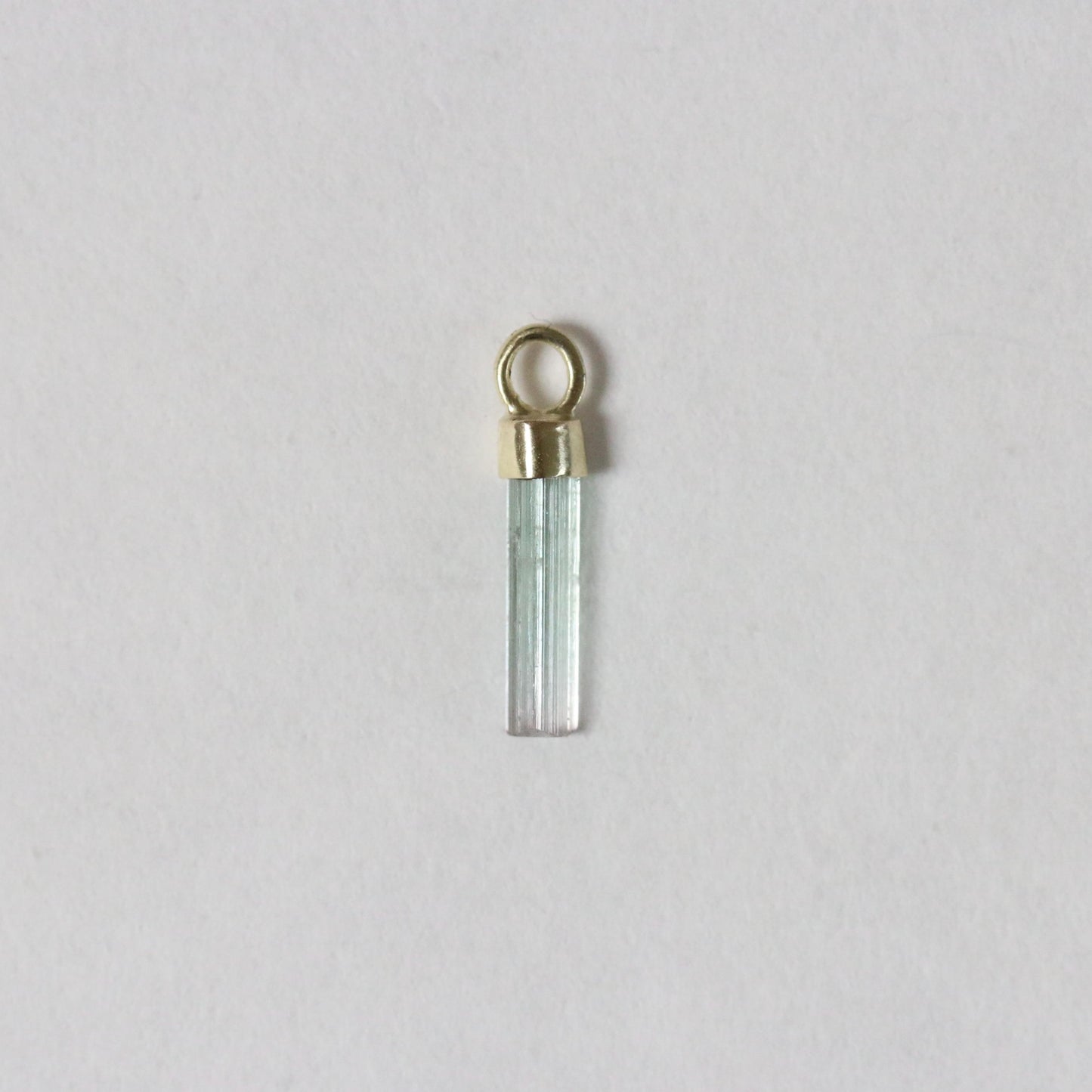Mini ruwe roze, lila & mint toermalijn charm