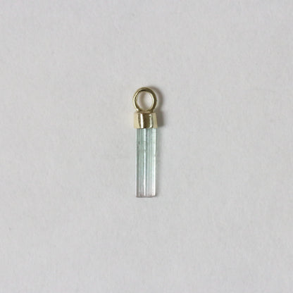 Mini ruwe roze, lila & mint toermalijn charm