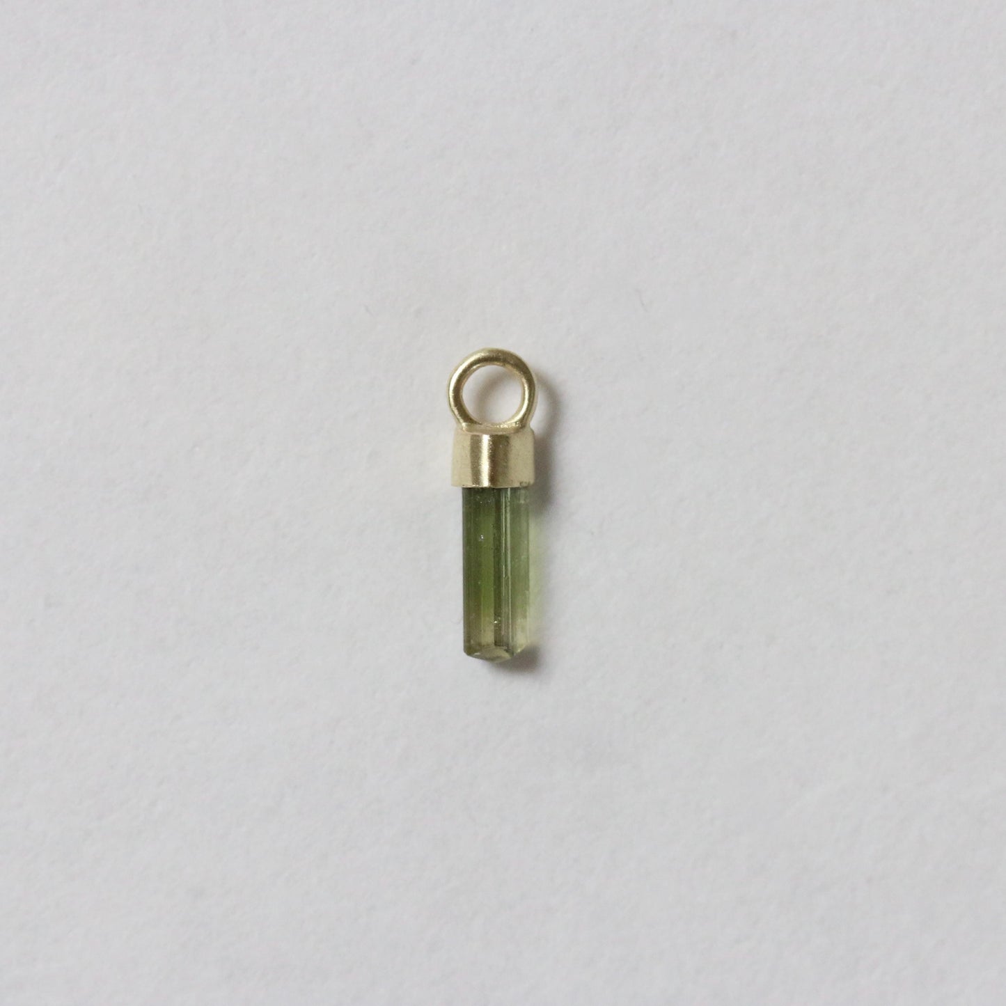 Mini ruwe roze, groen & watermeloen toermalijn charm