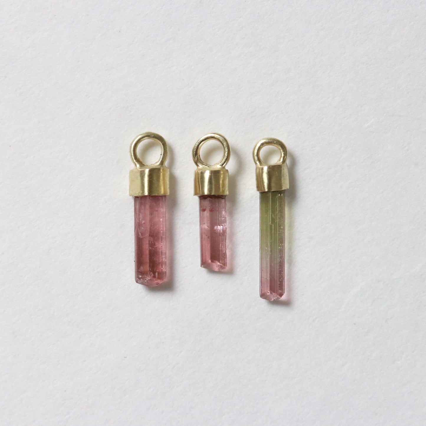 Mini ruwe roze & watermeloen toermalijn charm