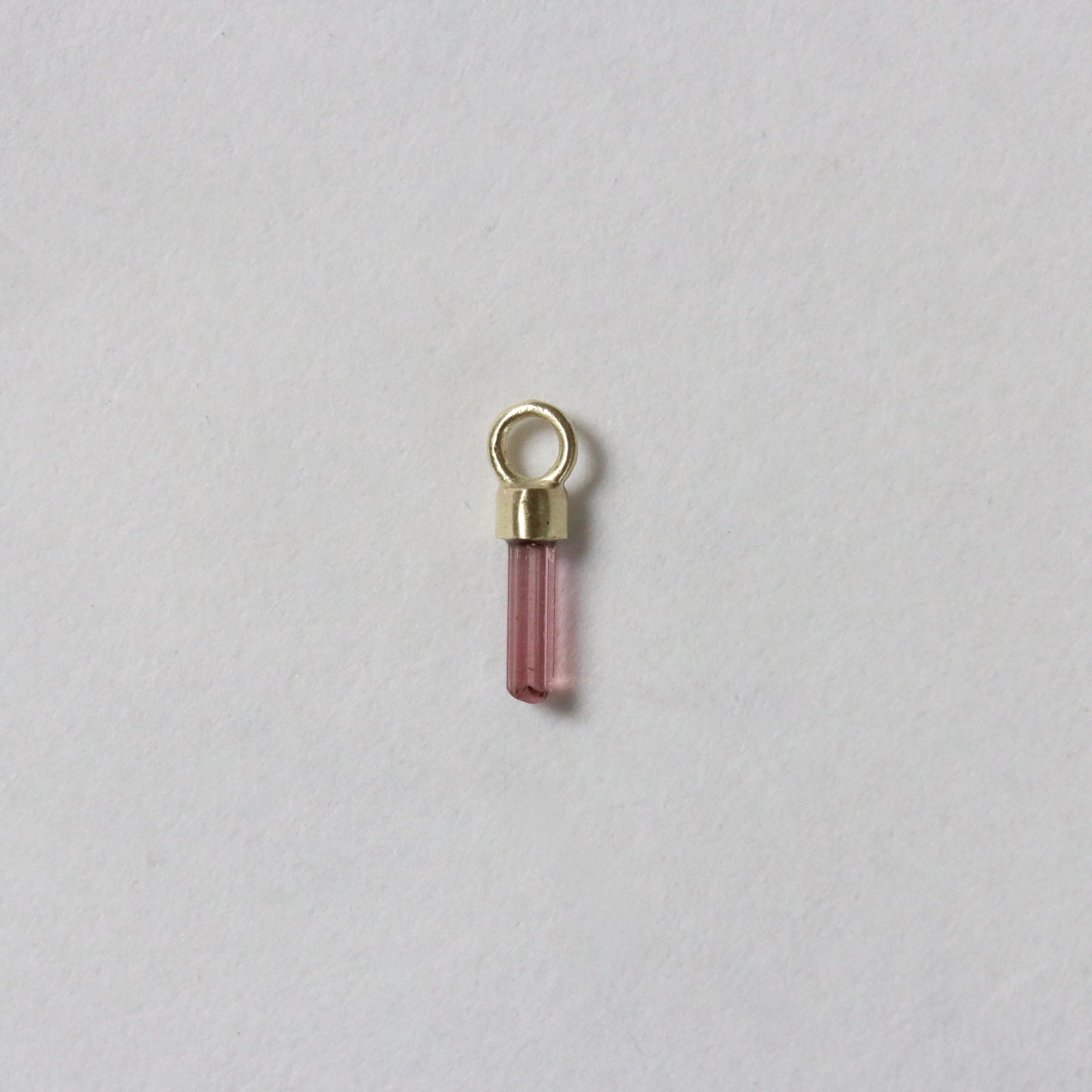 Mini ruwe roze, groen & watermeloen toermalijn charm